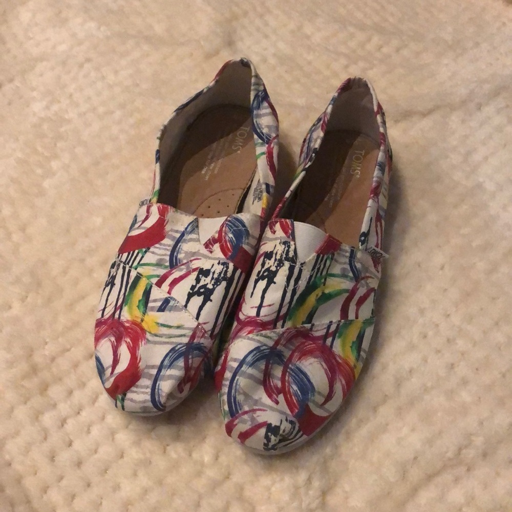 NWOT - Toms Sz 9